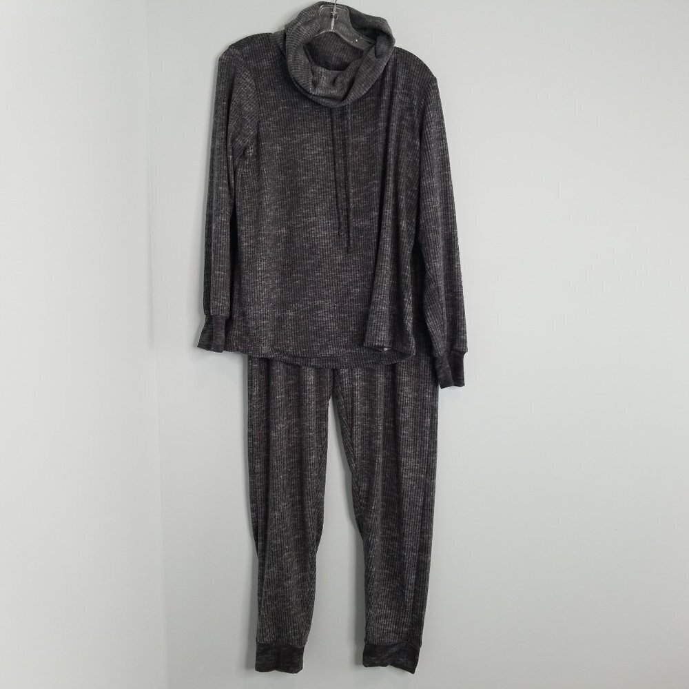 Rene Rofe Gray Loungewear Long Sleeve Shirt and Jogger Set
